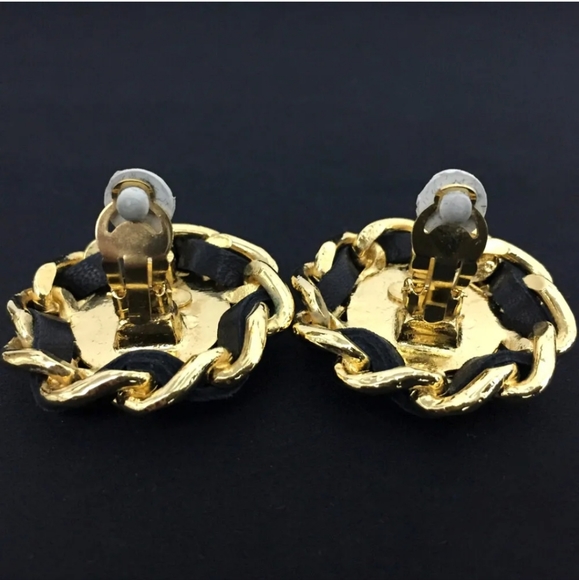 CHANEL CC LOGO TWIST GOLD TONE EARRINGS/UT2186 - Picture 7 of 10